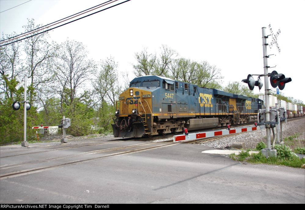 CSX 5447 leadsing a WB stacker